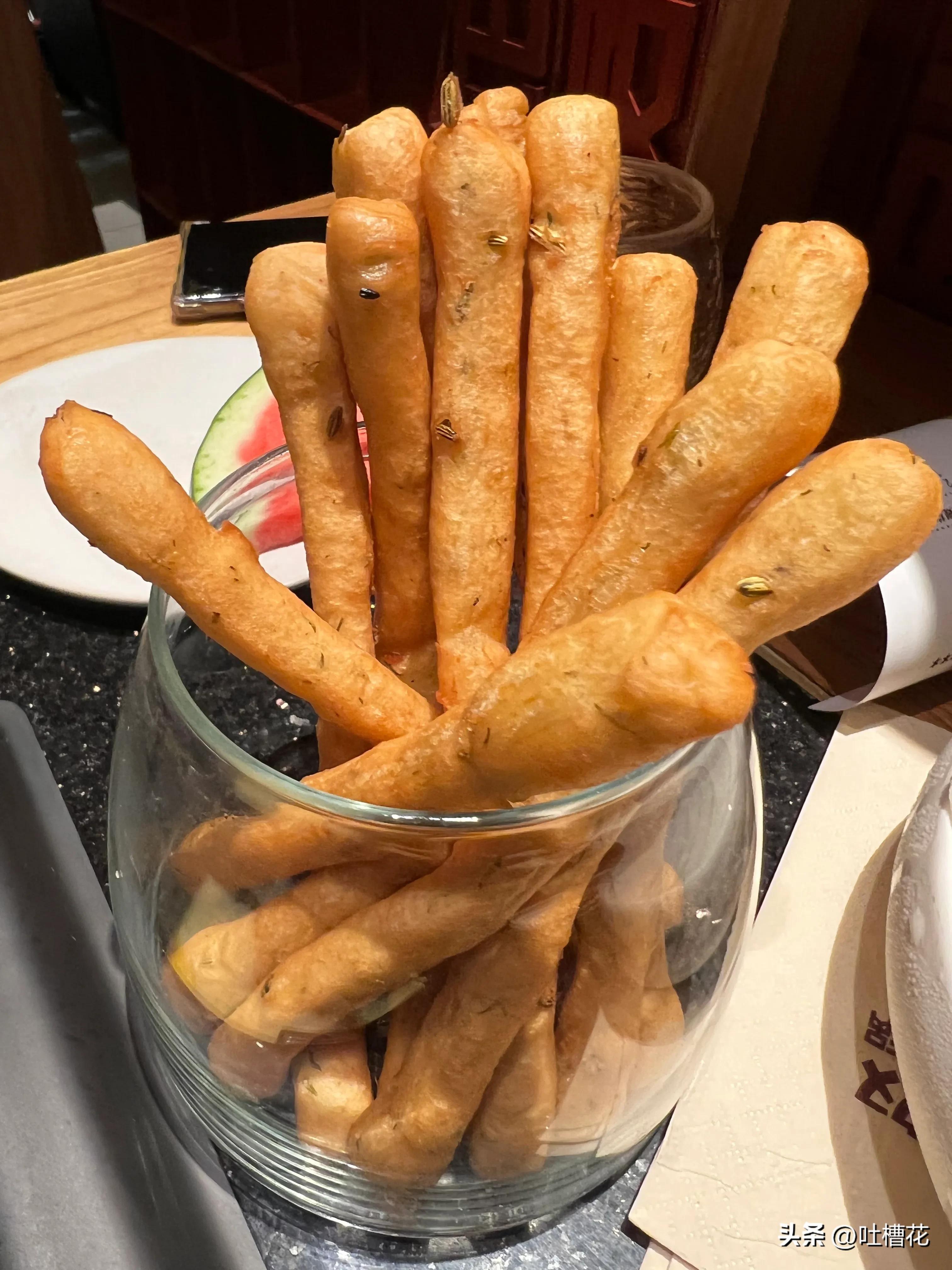 手指受伤了说疼不疼还是痛不痛,手指头受伤了能不能吃火锅