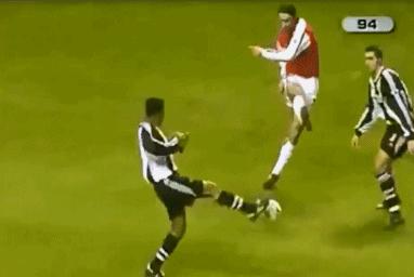 内马尔经典花式过人集锦,内马尔转圈射门原视频