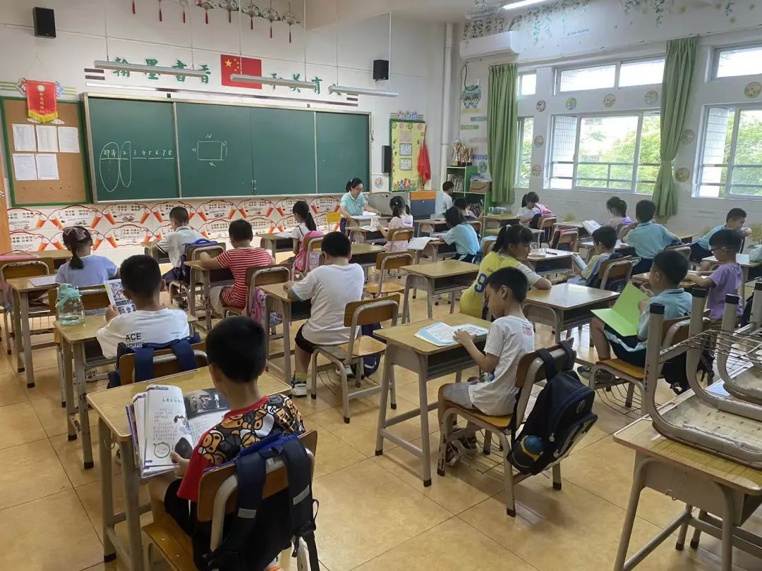 直击课外喵暑托开课首日情况：能和同学一起过暑假，太好玩了