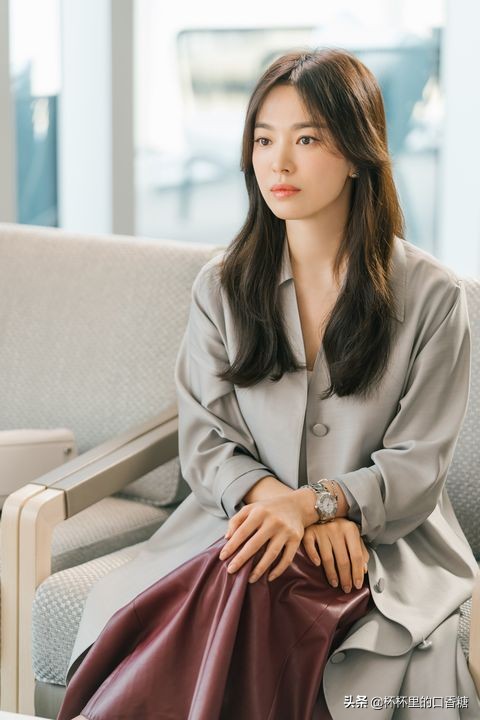 宋慧乔穿梭时尚圈的穿搭秘诀？宋慧乔剧中5款珠宝手表盘点