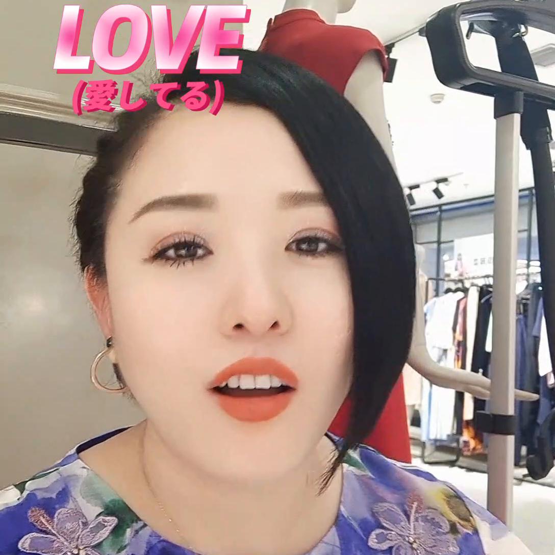 一套好的衣服能让你美得不动声色,真值女装