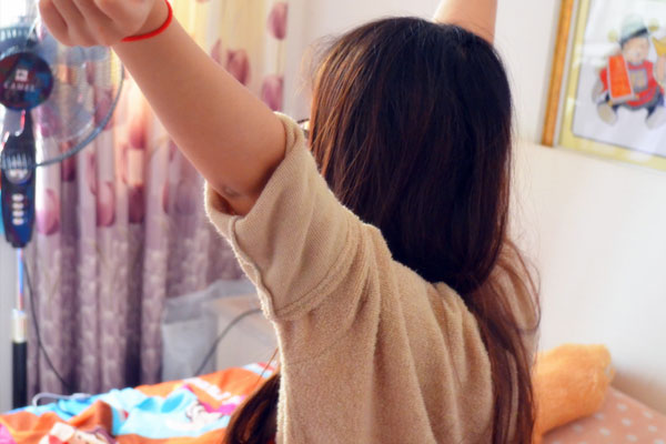 晨起有这些症状或是疾病的信号,晨起4个征兆说明身体健康