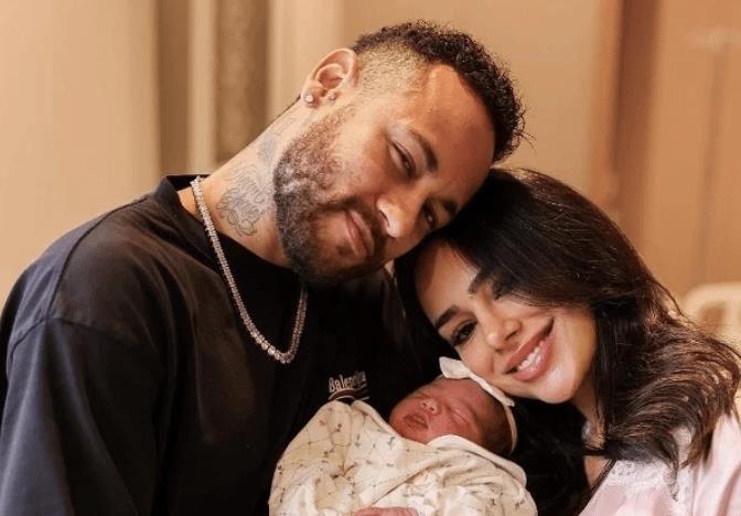 内马尔女友孕期出轨,内马尔被爆女友怀孕期间出轨