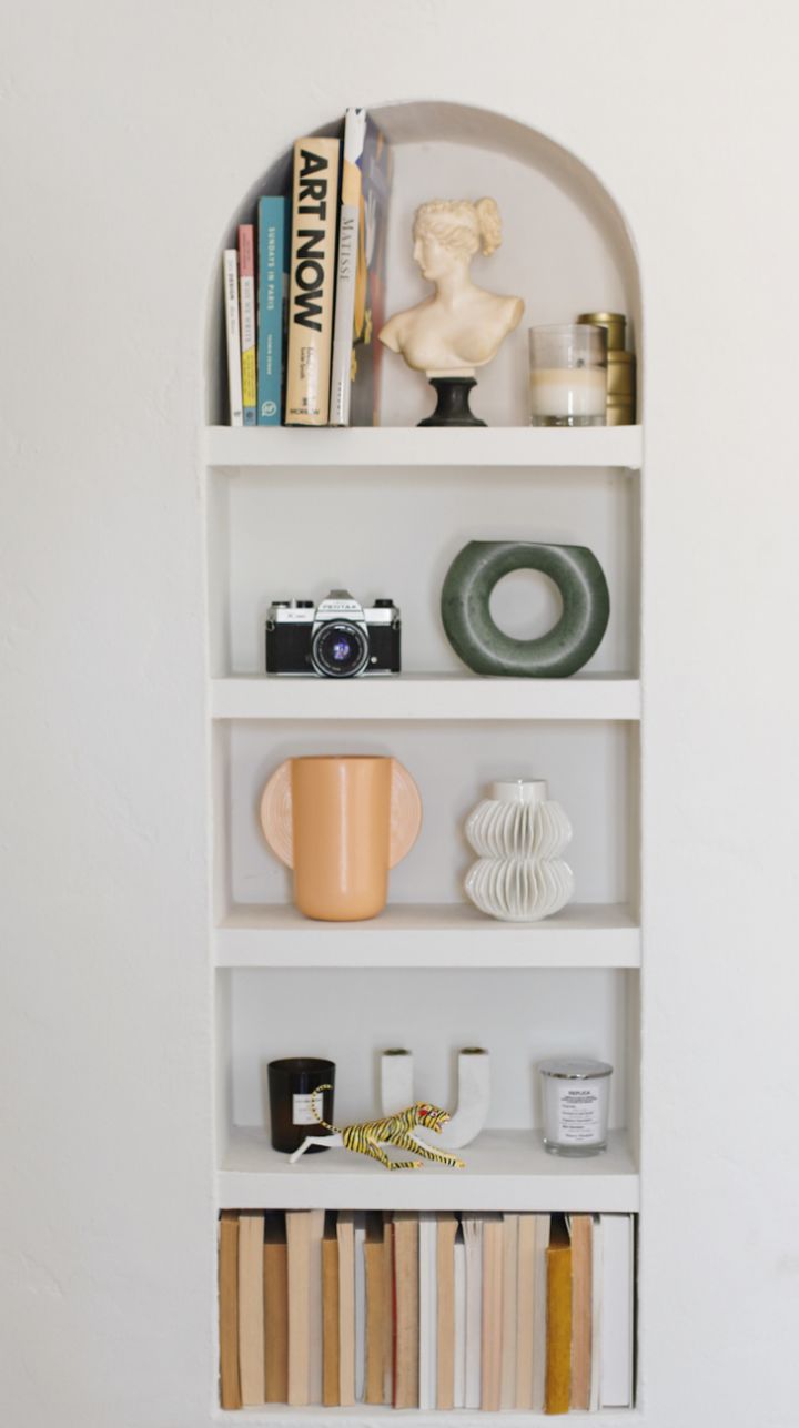 安排个书架墙，是家里最好的不动产，如此看来，完全没必要空间房