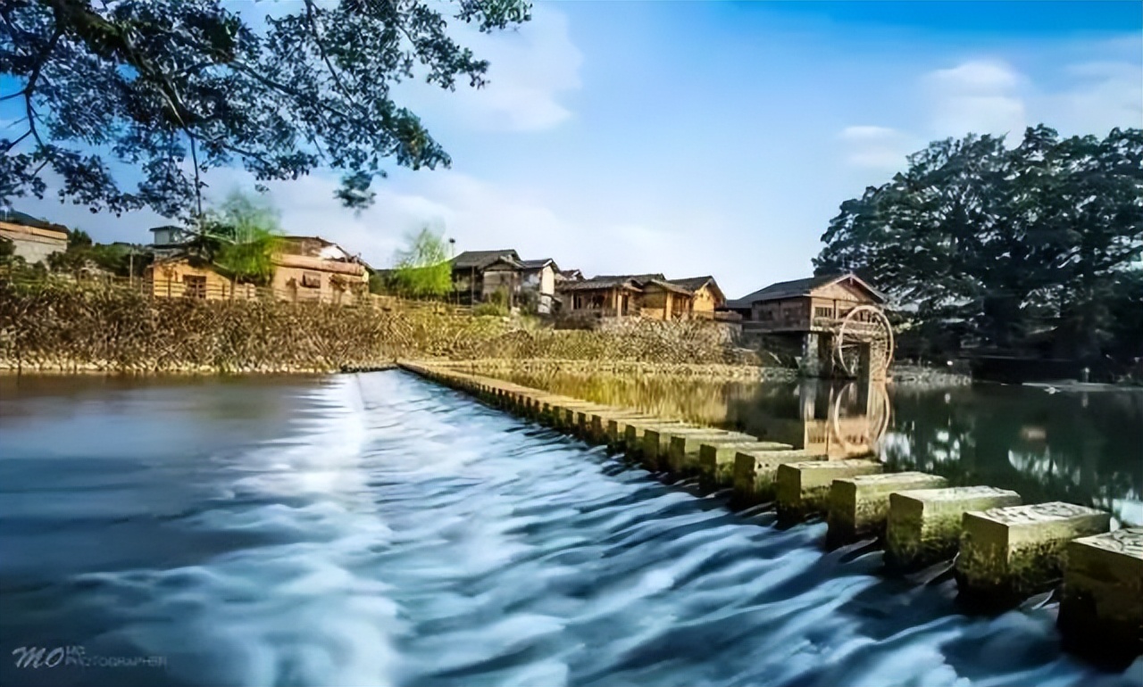 广州出发-梅州+福建3天游，打卡云水谣古镇+永定土楼+松口古镇