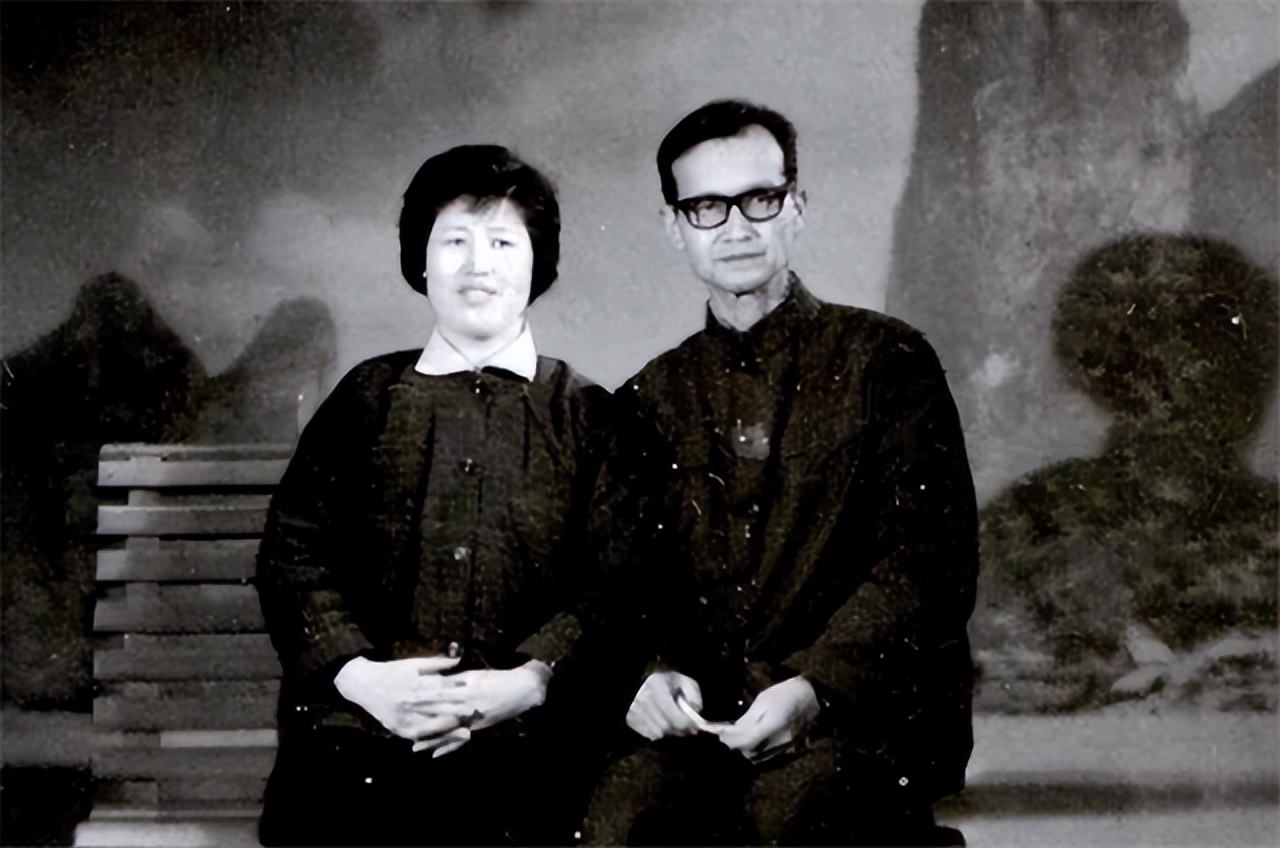 国军少校被俘后送去改造，高声大喊：我是902，获得*云陈**亲自接见