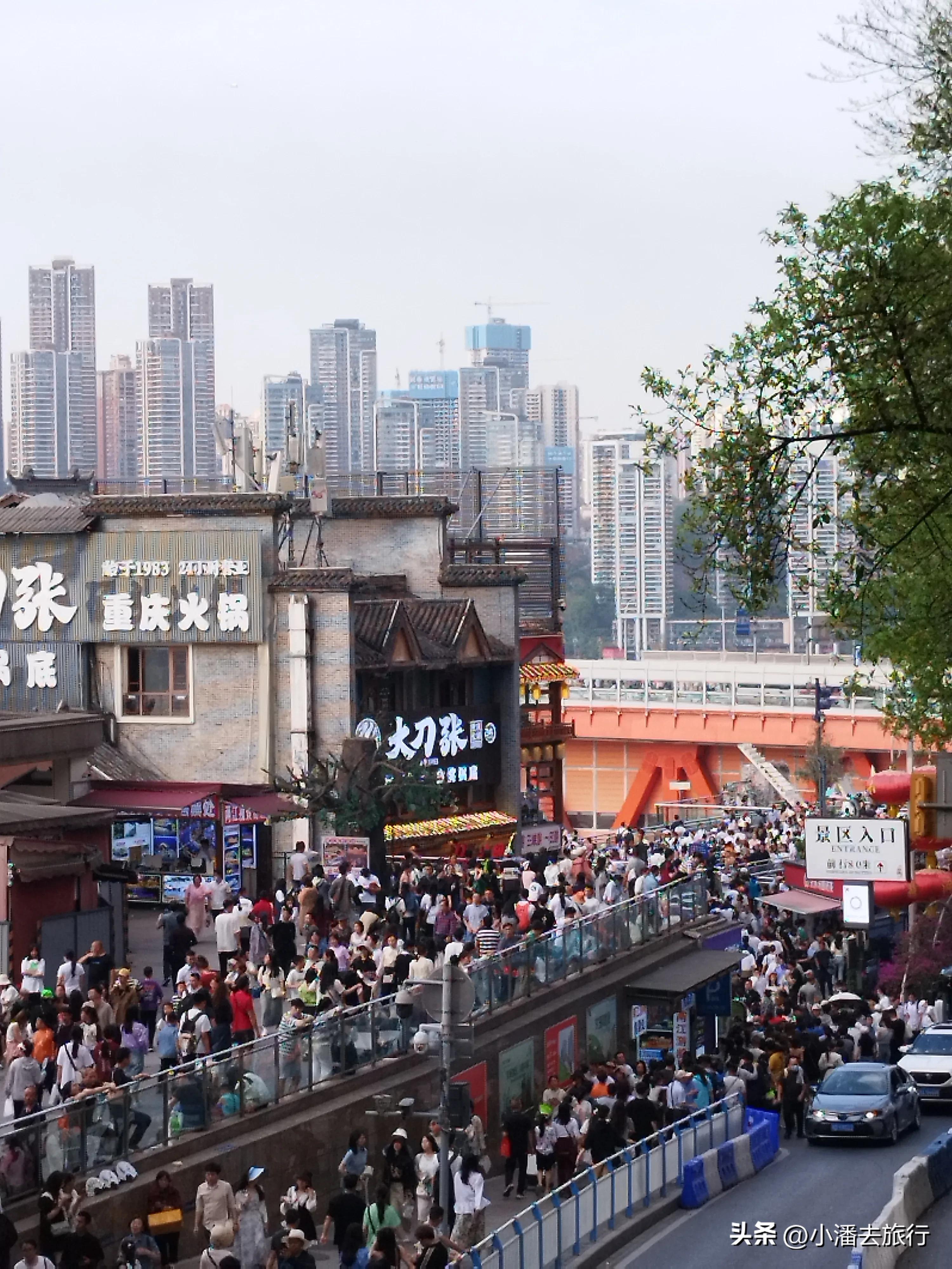 我们一行5人，五一从重庆出发，乘坐星际领航号，花费近9000元