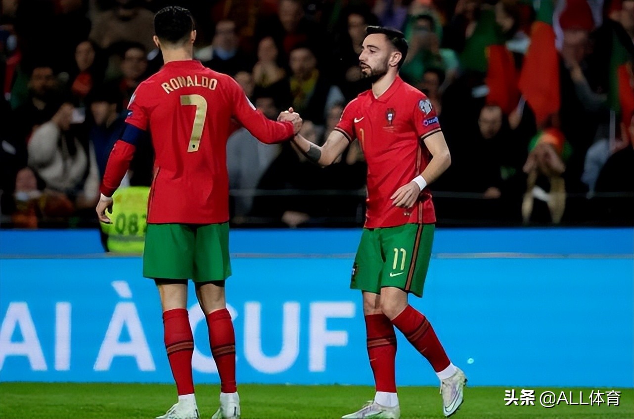 卡塔尔世界杯葡萄牙对瑞士c罗,c罗2射1传助球队取胜庆祝动作