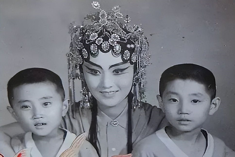 张亚东和高圆圆徐静蕾合影,瞿颖张亚东高圆圆