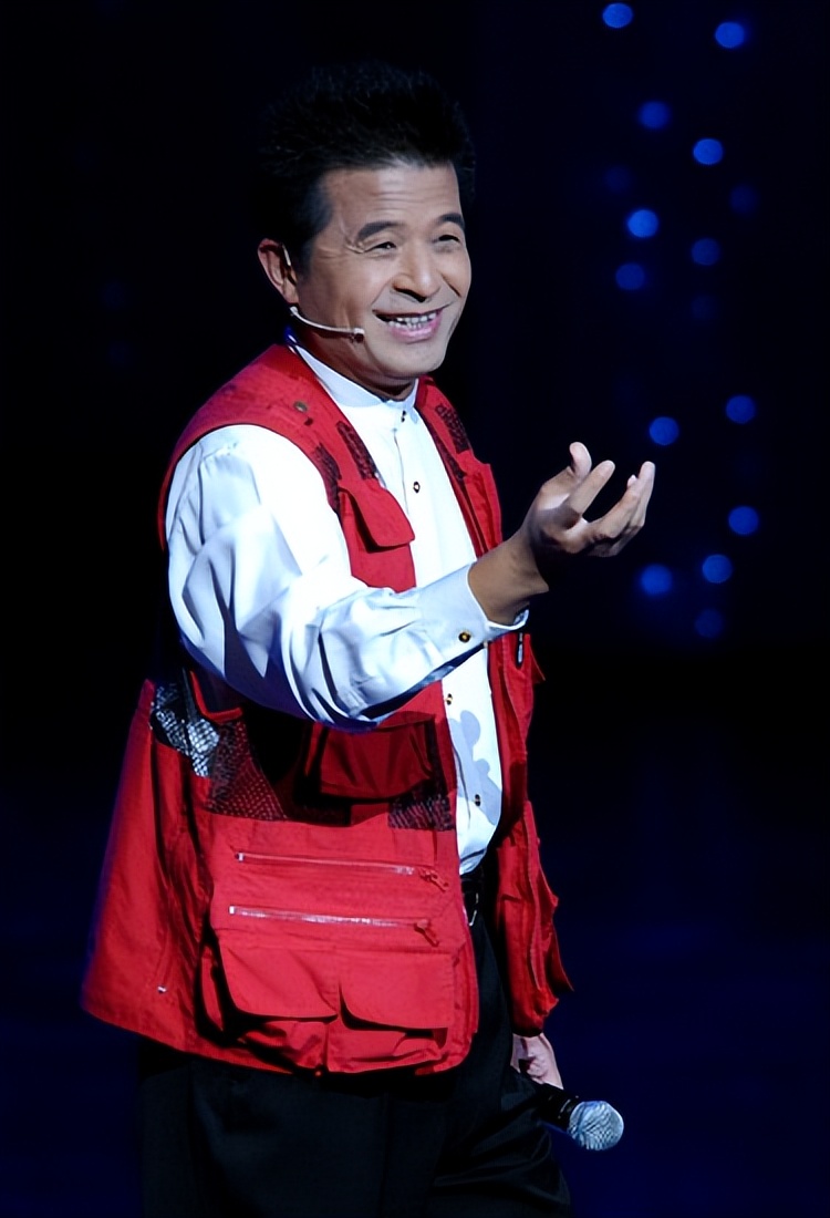 64岁毕福剑，也走到了今天，如此“落魄”