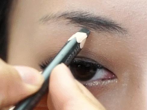 新手必看的保姆级化妆教程,新手保姆级修眉教程