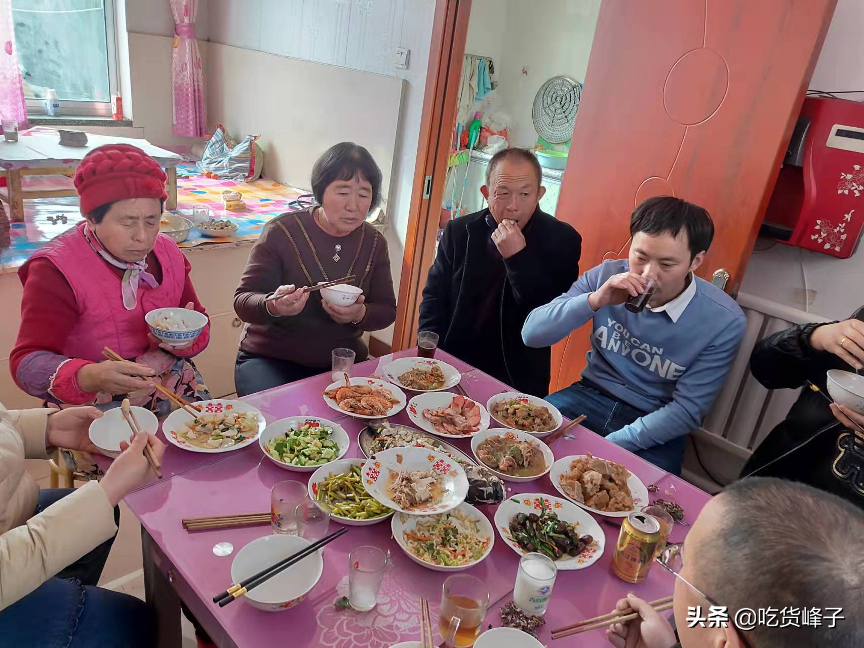 过年小姑子回门嫂子做了一桌菜,初三回娘家妈妈做的饭