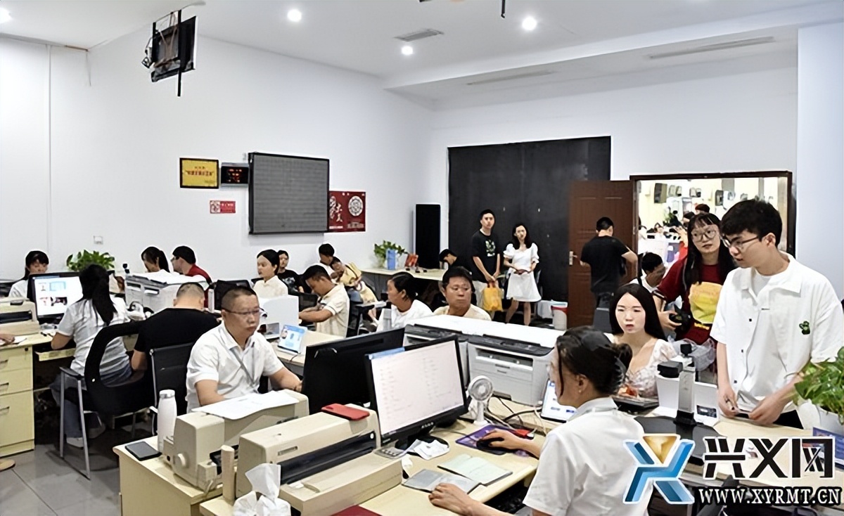 婚姻登记迎高峰,七夕婚姻登记处不打烊