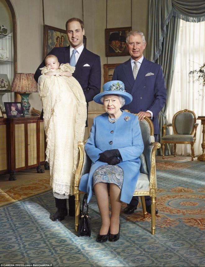 九十六张照片回顾英国女王的一生 (96张图看完英国女王的一生)