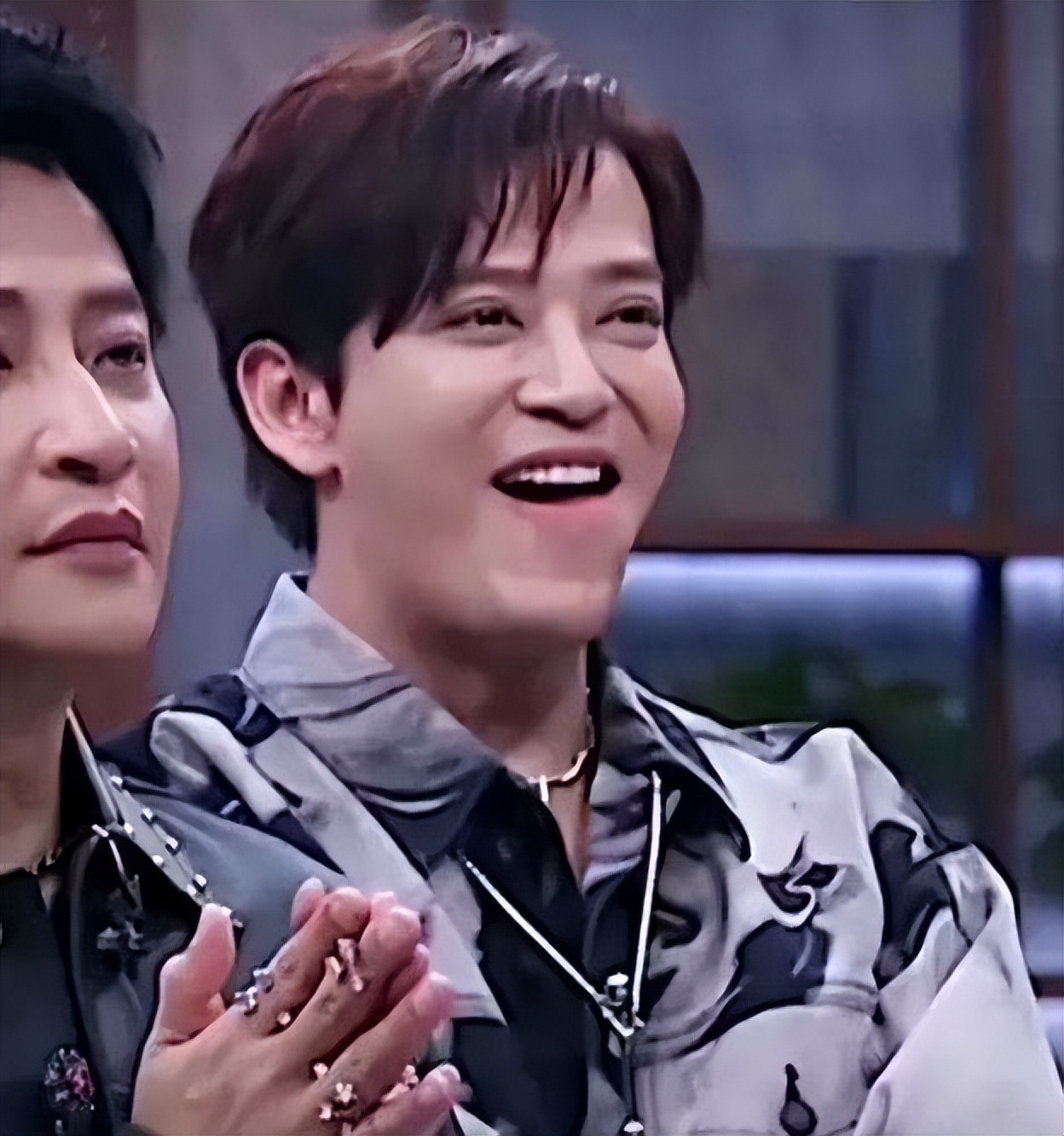 假下巴对决！谁的能戳死人，谁的下一秒就飞出去，谁的越整越残？