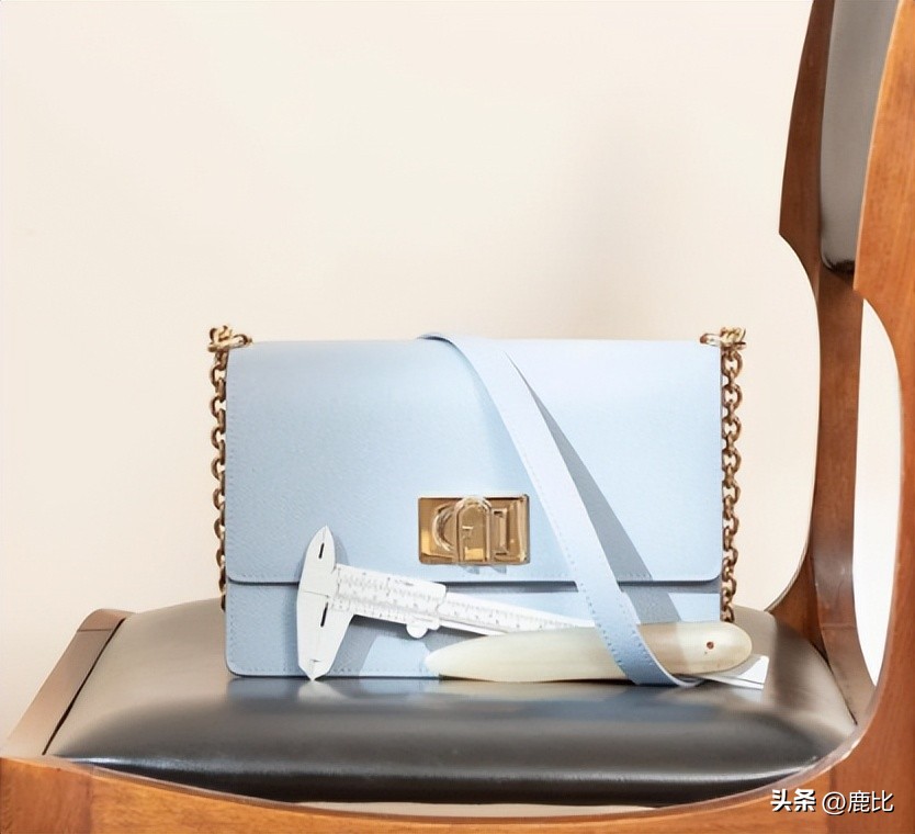 2000元至3000元的入门轻奢包 (一万左右适合夏天背的包)