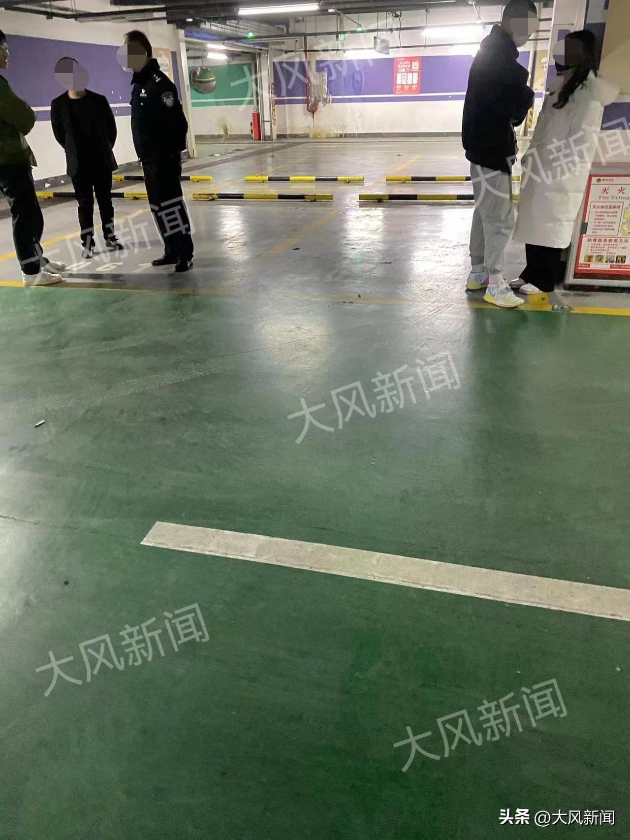 男子花4991元成相亲平台“至尊会员”，认识一“女教师”不断暗示要礼物，疑受骗交涉中女子男友带着民警来了