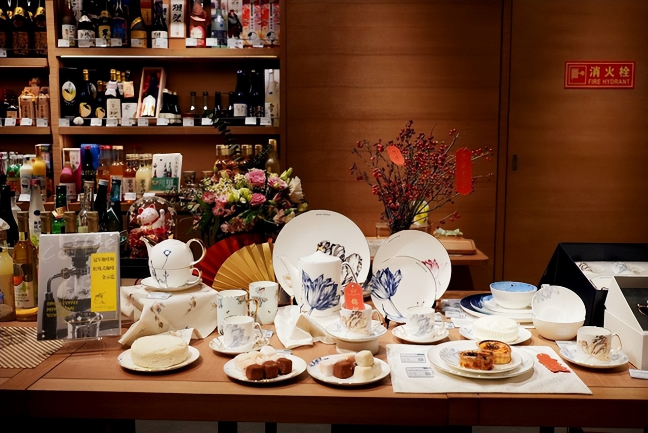 日本茑屋书店经营之道,最美书店电商冲击下日本茑屋书店