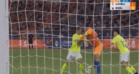 克雷桑罚丢点球,第60分钟克雷桑主罚点球命中