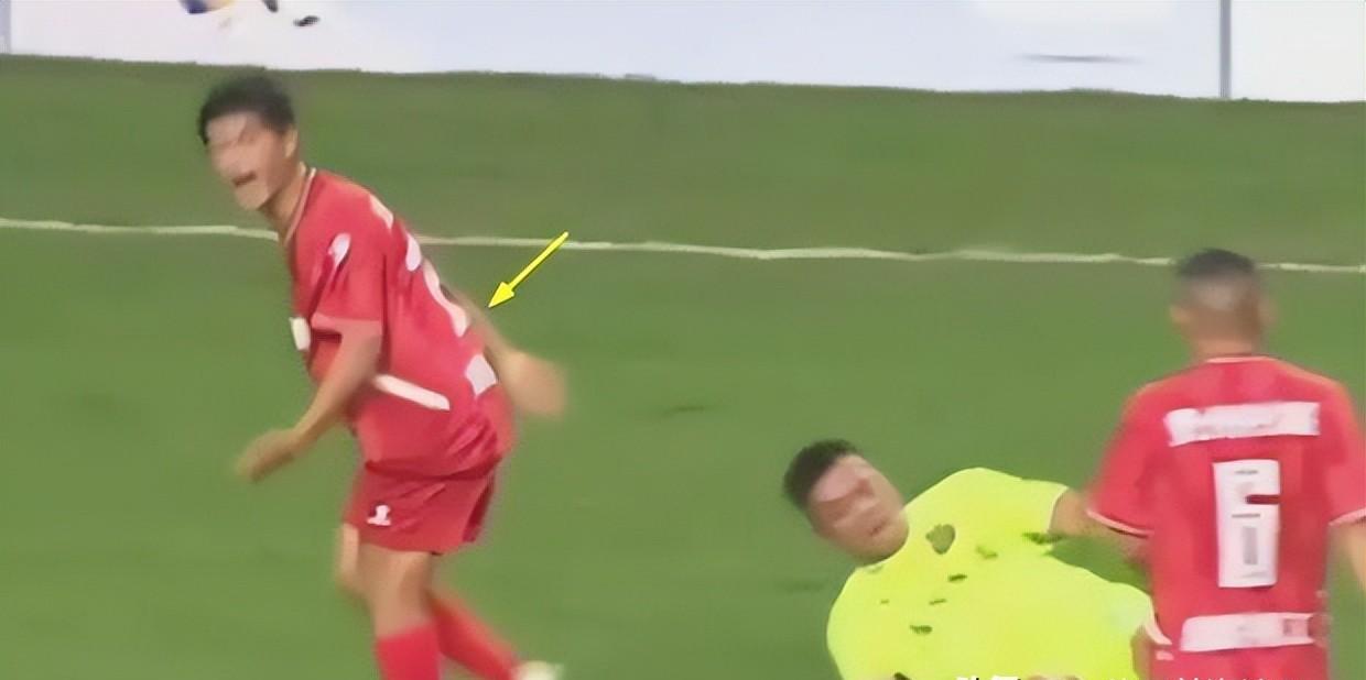 香港足球队黄日华踢人是真的吗,黄日华回应故意踢小球员