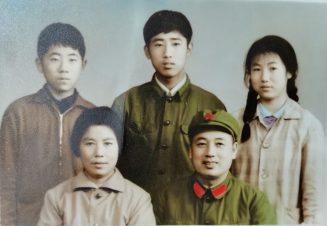 铁 路 情 缘 作者：铁二代 卢州