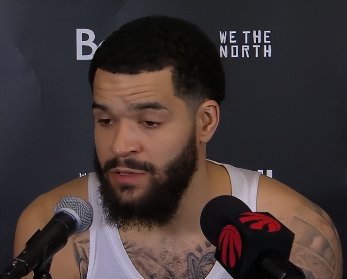 连续吹3个进攻犯规,垫脚三分投篮怎么判罚