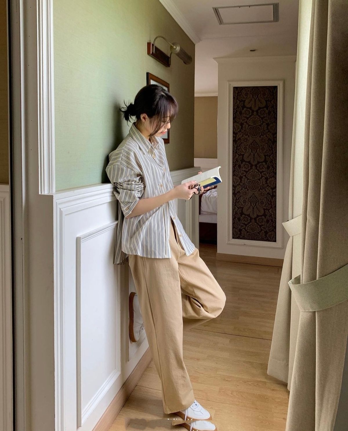 秋天低丸子头怎么扎,低丸子头知性发型