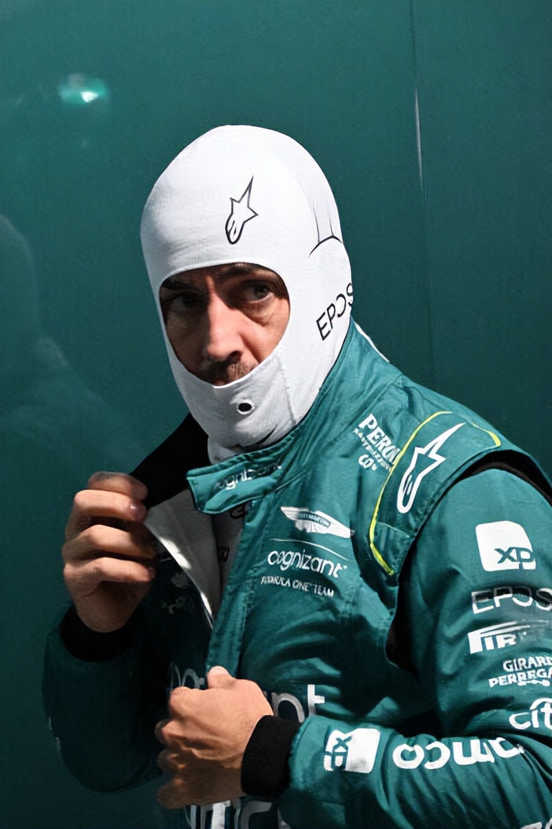 老汉和阿隆索,阿隆索当教练了也宝刀未老