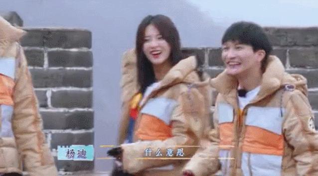 头发的长短稀疏决定衰老的速度,头发稀少又白让人一下子老了几岁