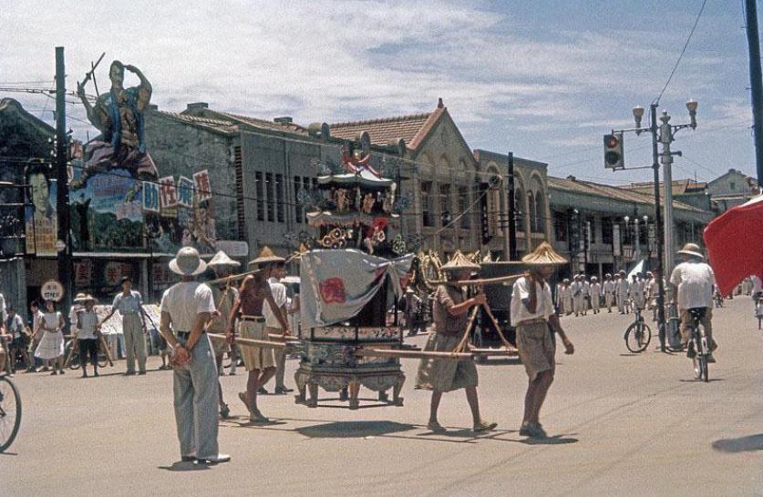 进击的大陆、保守的台湾，大陆年轻人如何看待两岸？