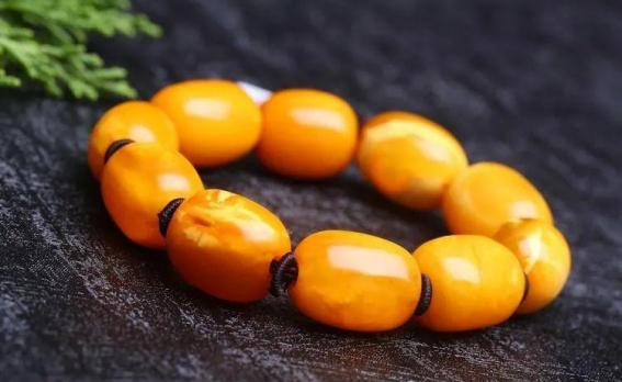 蜜蜡上油用橄榄油可以吗,蜜蜡上油盘玩还有效果吗