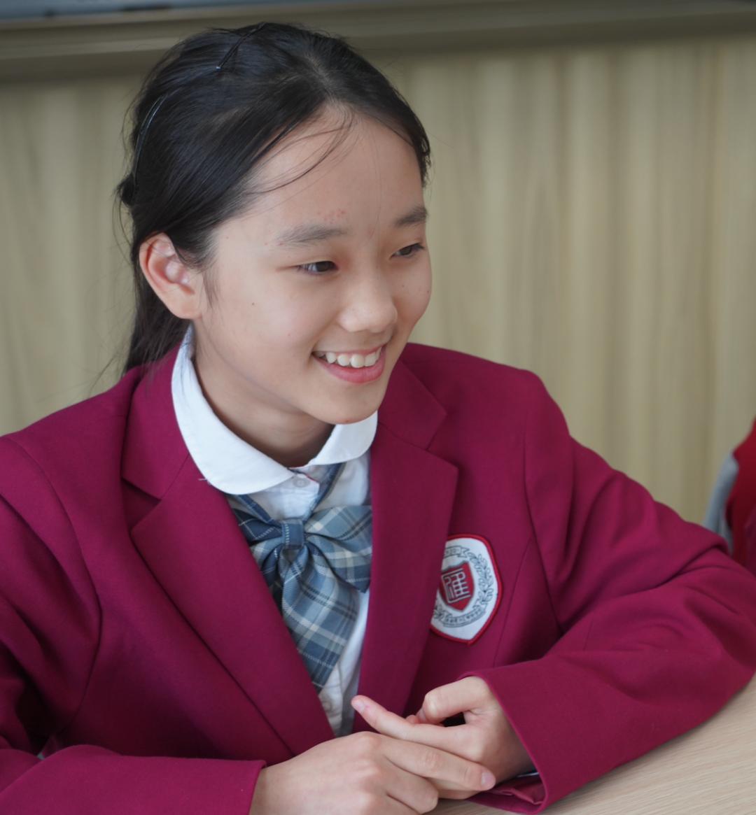 双胞胎姐妹在一个学校上学,双胞胎姐妹在同一所学校