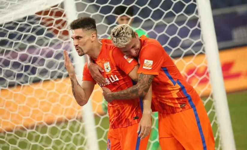 山东泰山5比1战胜河南队崔康熙,泰山vs天津崔康熙泰山首秀