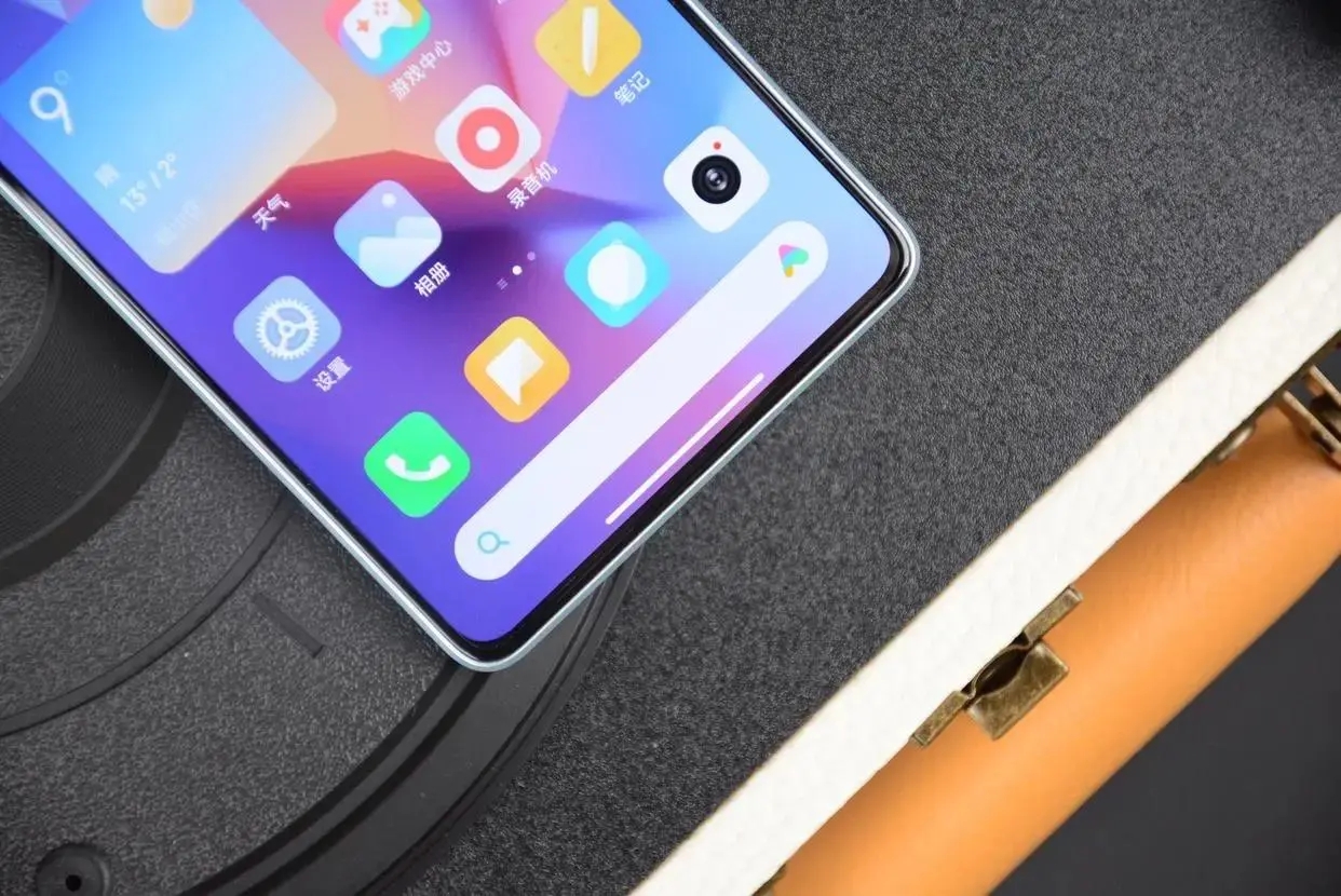 性价比第一名的手机，5000mAh+6400万三摄，16GB+1TB仅售2399元