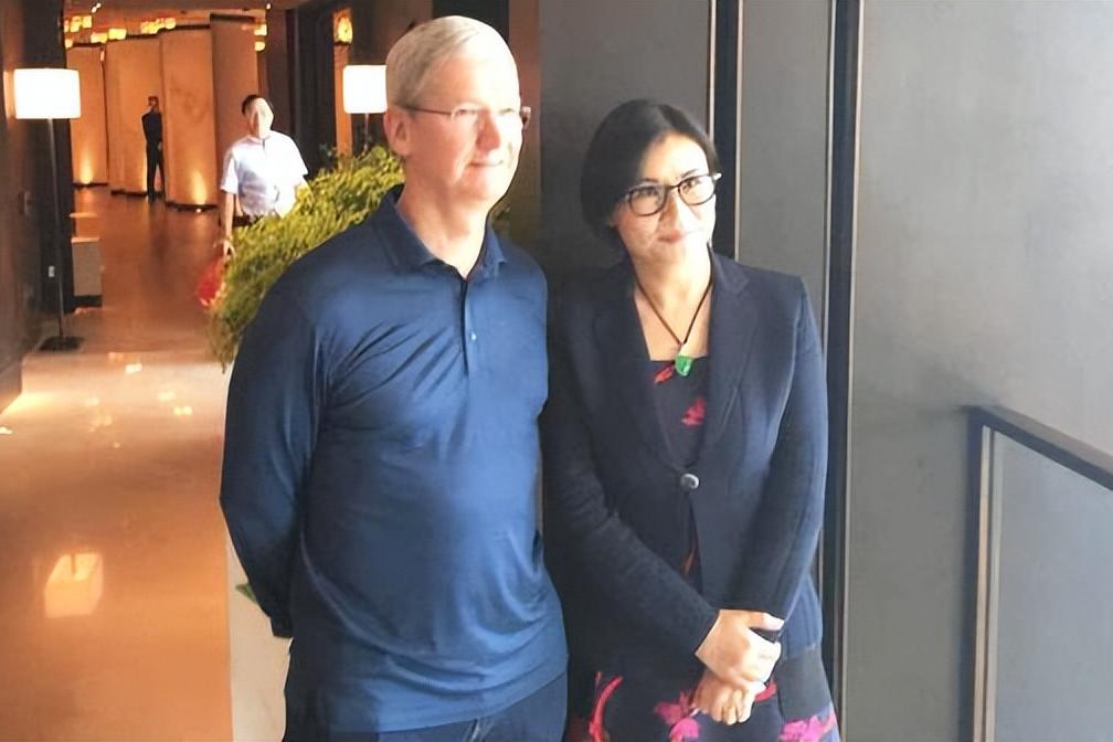 16岁打工妹25年后变成中国女首富,十年打工妹成为公认百亿女富豪