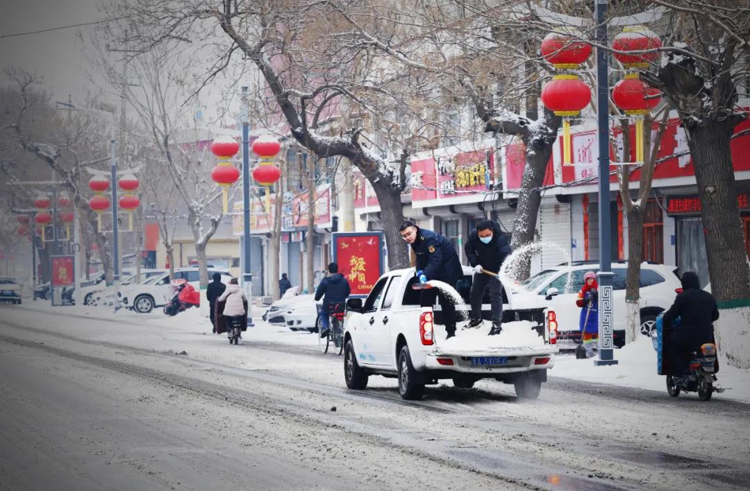 一下雪扬州就美成了广陵,一下雪新疆就美成童话世界