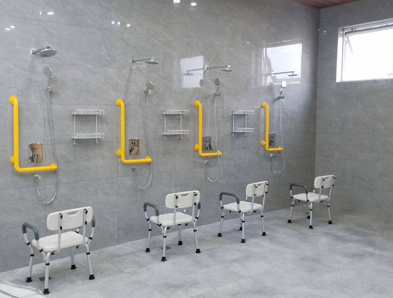 老人洗澡猝死警方提示,老人洗浴店泡澡猝死后续