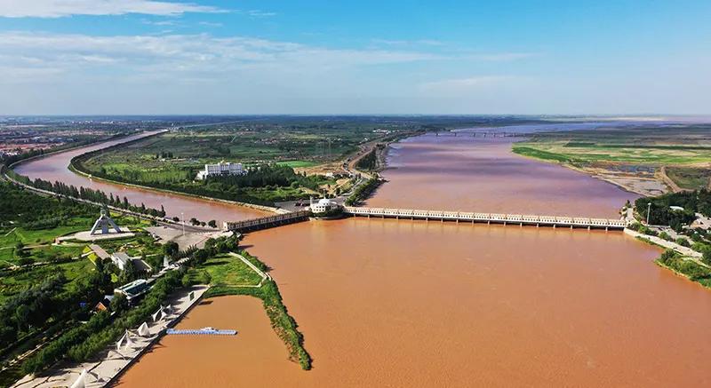 大气磅礴的震撼诗词,恢弘磅礴的诗词
