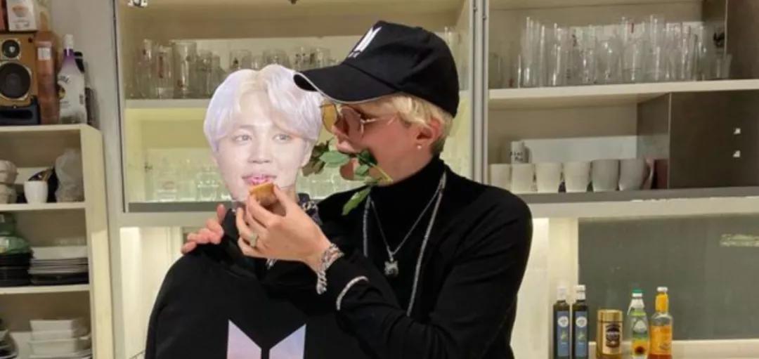 白人网红整容韩国人,白人网红整容18次