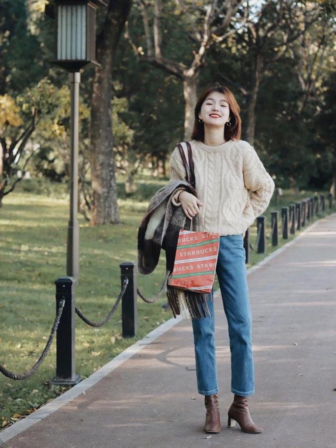 燕麦色大衣新年穿搭,燕麦色的衣服适合多大年纪的穿