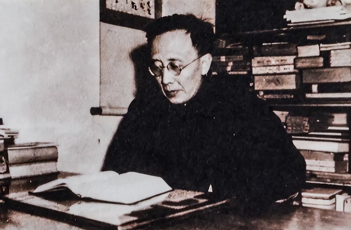 孟姜女庙对联上包含的故事,孟姜女墓前的对联