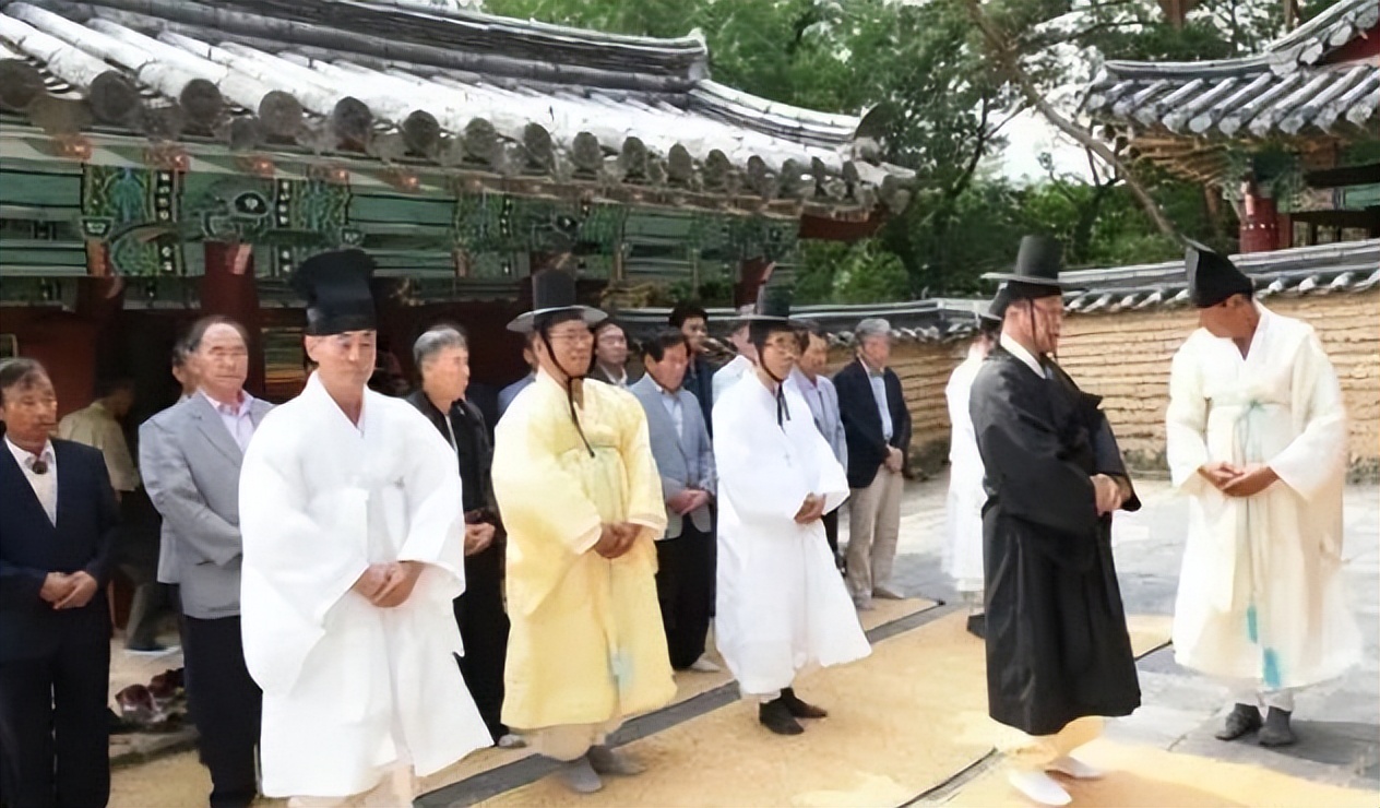 大国包围下的小国寡民文化！韩国抢中国春节，又拿日本*物文**当遗产