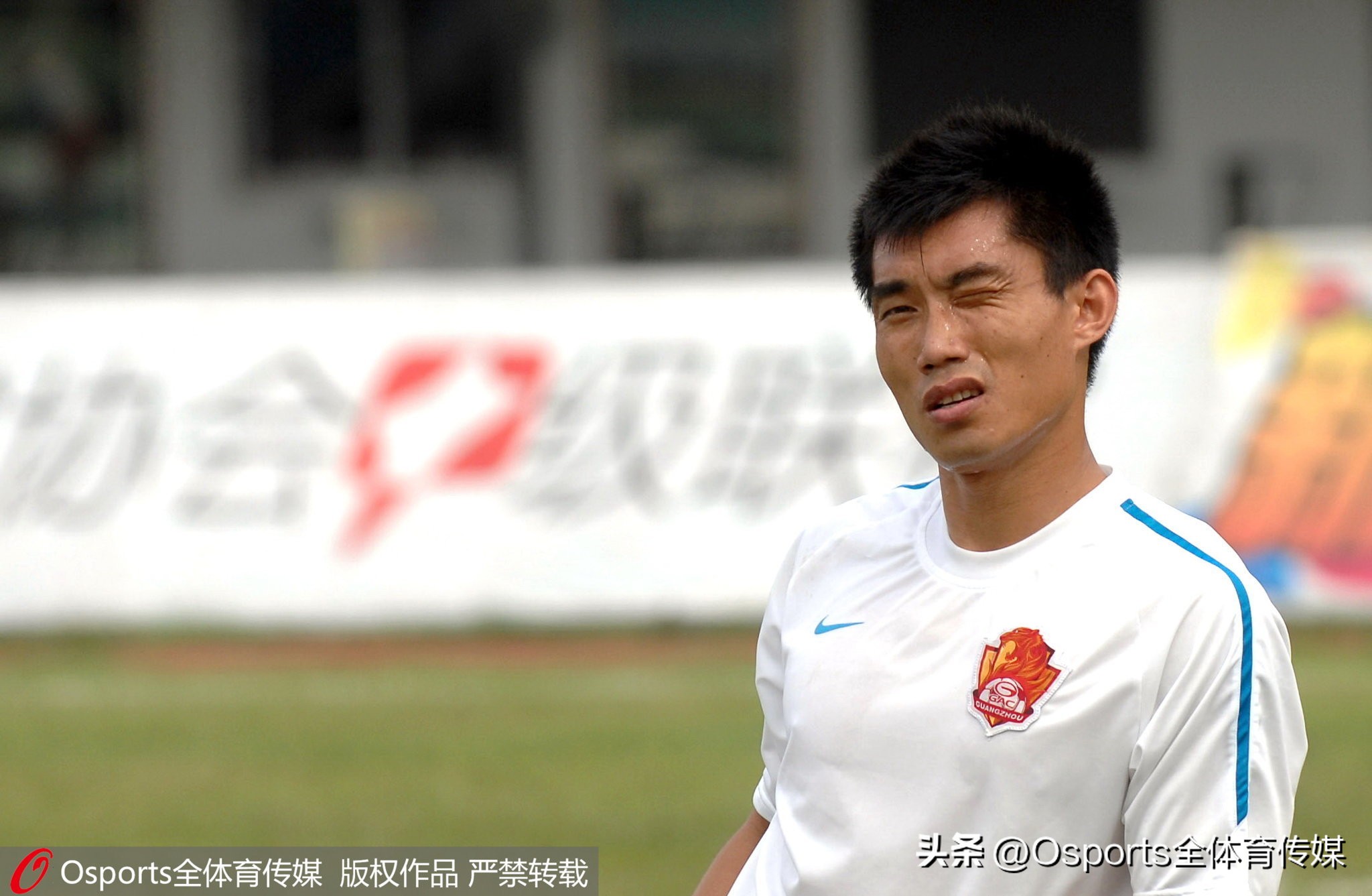 广州足球队宣布郑智担任一线队主教练回顾郑智职业生涯照