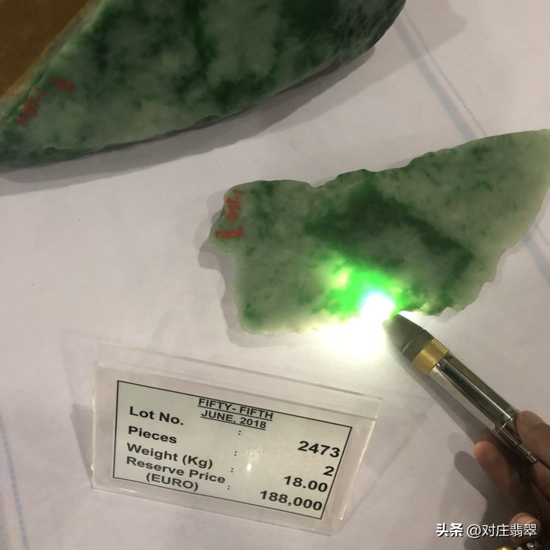 几百买翡翠靠谱吗,自己买翡翠靠谱吗