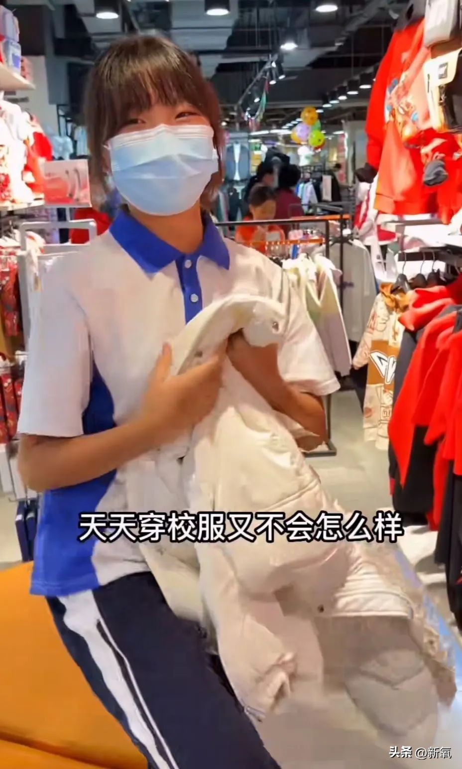 王蓉三娃妈是怎么火的,王蓉三娃妈怎么火的