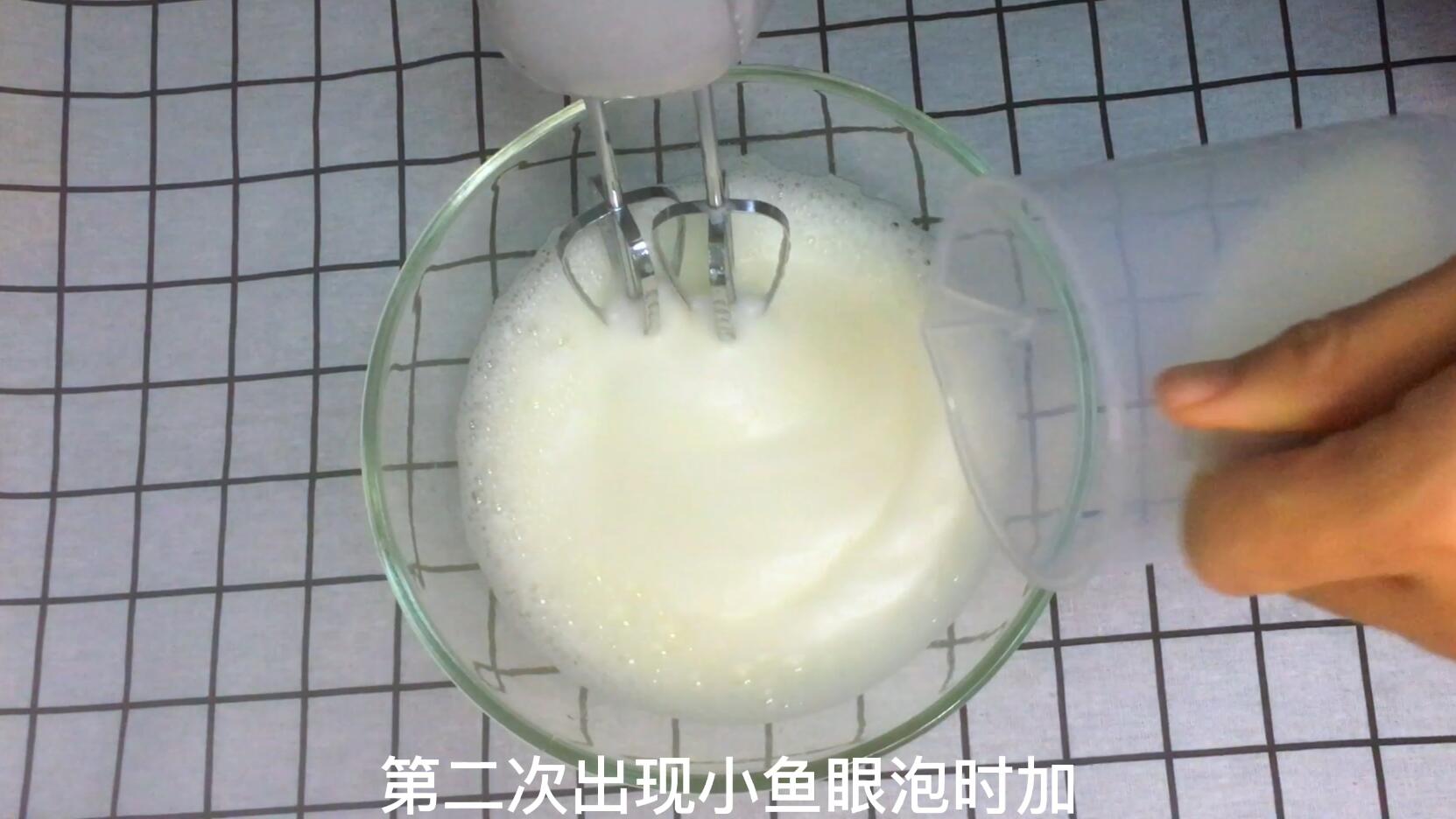 空气炸锅戚风蛋糕145度,8寸戚风蛋糕145度怎么表面糊了