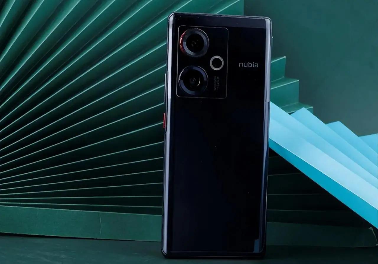 预算2500强悍游戏手机。骁龙8Gen2/8+处理器。畅玩各类主流游戏