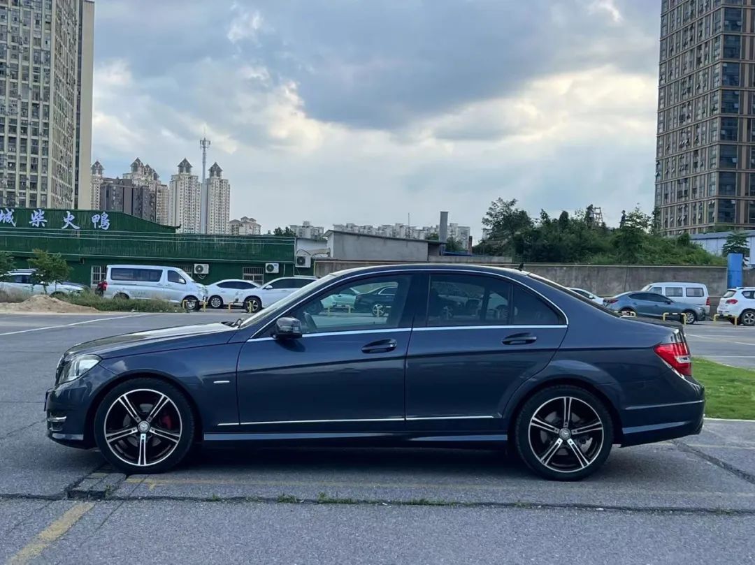 2015年的飞度新车落地多少钱,现在的全新飞度8万块就可以落地