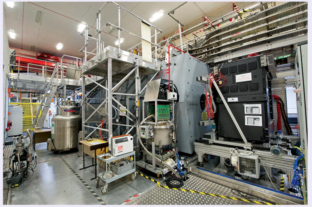 大型电子对撞机现在怎么样了,大型强子对撞机能碰撞出新元素吗