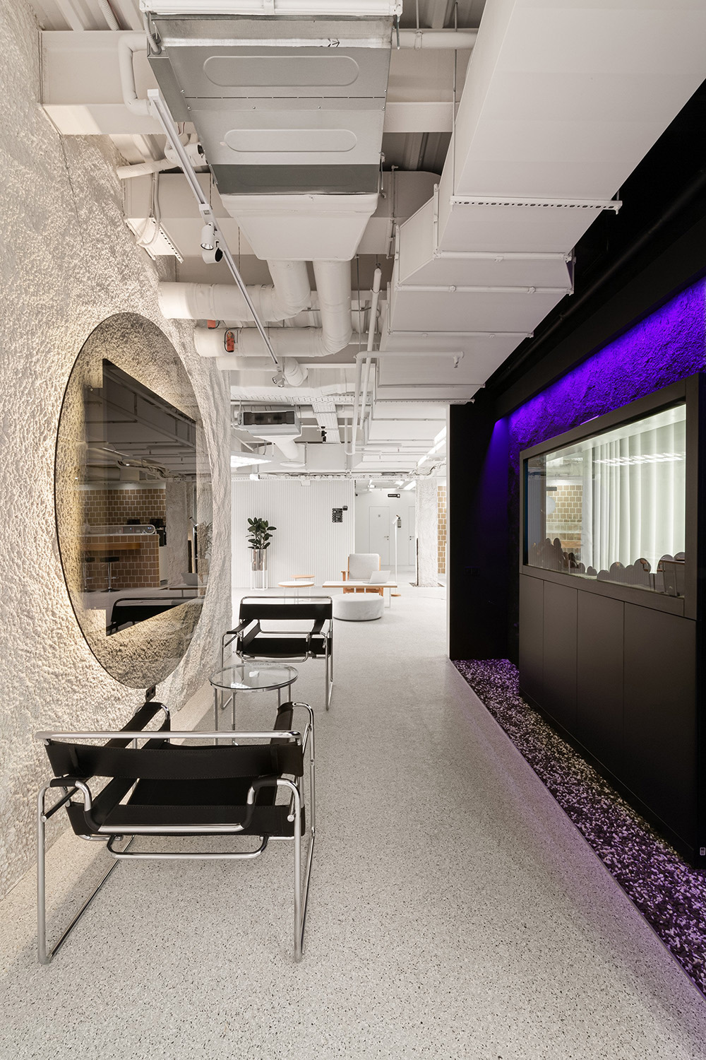 自由畅想云科技公司SQUAD基辅总部大楼设计欣赏